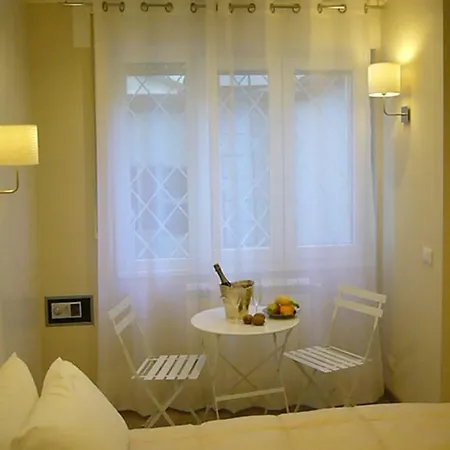 Grignetti Bed Trieste
